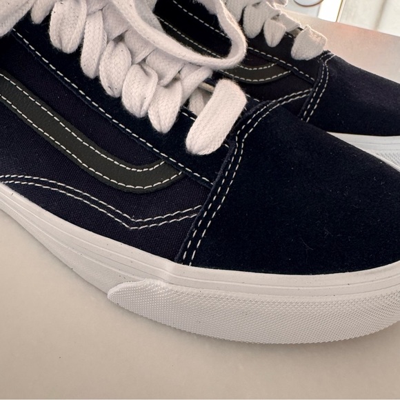 NEW! Vans Old Shool Unisex Suede Sneakers Navy Blue Wide Laces Womens 9 Mens 7.5 - Picture 4 of 11
